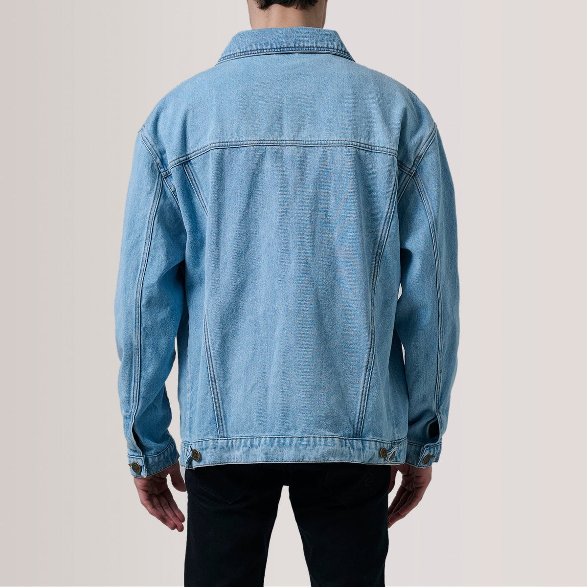 Close-Up Detail of Classic Collar &amp; Heavy-Duty Zipper Hardware on Eddie Light Blue Oversized Denim Trucker Jacket For Men
