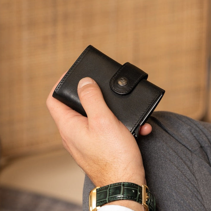 Larino Full-Grain Leather Card Holder
