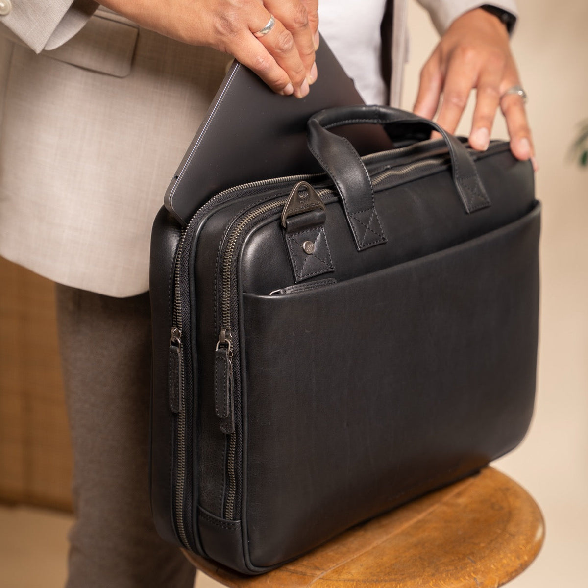 Iseo Full-Grain Leather Laptop Bag - Structured Side Profile Showing Gusset Depth &amp; Expansion Capacity