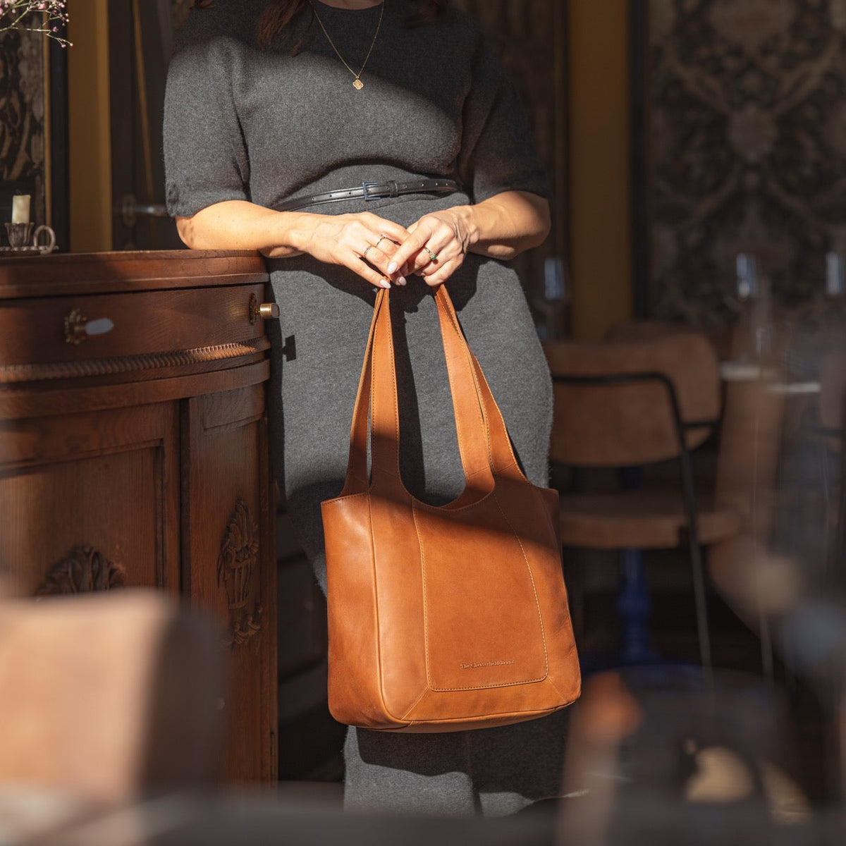 Tofino Full-Grain Leather Shoulder Bag – alternate product view 3