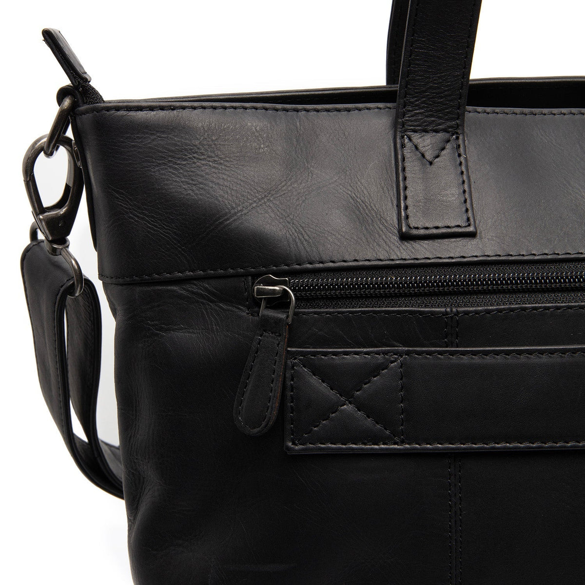 100% Full-Grain Wax Pull-Up 100% Full-Grain Leather Grain Texture &amp; Handcrafted Patina Detail