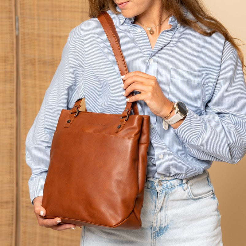 
Raynor Full-Grain Leather Tote Bag – alternate product view 2